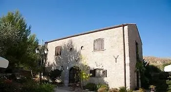 בית כפרי פיאנה דלי אלבנזי Agriturismo Sant'Agata איטליה